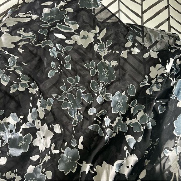 CityKnits Size Large Sheer Black and Gray Floral Lightweight Silk Blend Poncho - Picture 1 of 4